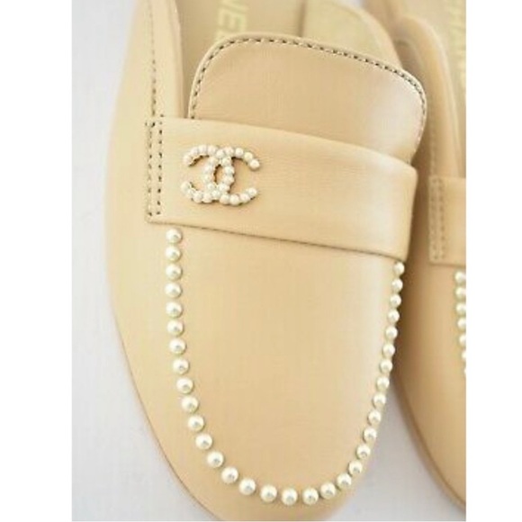 Brand New! Chanel 20P Beige Lambskin Pearl CC logo Backless slide Mule Loafer - Picture 7 of 8